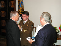 President Arnold Rüütel andis Leedu suursaadikule Rimantas Juozapas Tonkunasele Maarjamaa Risti ordeni