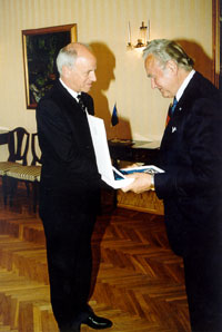 Vabariigi President annetas Gerhard Enver Schrömbgensile Marjamaa Risti I klassi ordeni