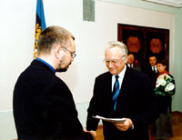 Arvutiteadlane Ahto Buldas sai president Arnold Rüütlilt kätte noore teadlase preemia