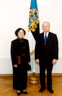 Ambassador of the People's Republic of China Mrs Cong Jun and president Arnold Rüütel