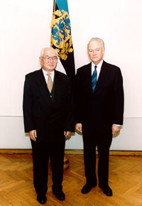 Mongoolia suursaadik Eestis Chuluundorj Dashdavaa ja president Arnold Rüütel