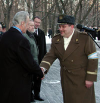 The President Arnold Rüütel and the Commander of the Defence  League major Benno Leesik
