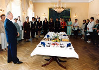 President ja proua Ingrid Rüütel pakkusid Kadriorus suurperede emadele pealelõunakohvi