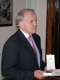 President Rüütel presented William Mackie, Retired Colonel of the U.S. Air Force, with a 3rd Class Order of the Cross of the Eagle