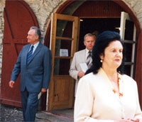 President Rüütel külastas Saare mõisa hobusetalli rajatud Lyckholmi muuseumi