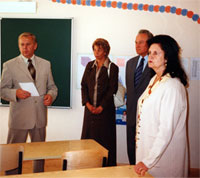 President ja proua Rüütel külastasid Nõva koolimaja