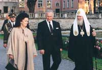Vasakult: Proua Ingrid Rüütel, Vabariigi President ja Moskva ja kogu Venemaa patriarh Aleksius II