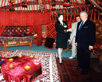 Presidendi Kultuurikeskuses on esinduslik Kasahstani ajaloo ekspositsioon, sealhulgas ka rikkaliku sisustusega kasahhi jurta