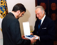President Rüütel andis Ameerika Ühendriikide suursaadik Joseph M. DeThomas'le Maarjamaa Risti I klassi ordeni