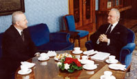 President Rüütel kohtus Kadriorus Läti välisministri Rihards Pīks'iga