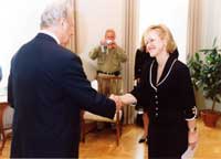 President Rüütel võttis vastu Ameerika Ühendriikide suursaadiku Aldona Wos'i volikirja