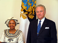 President Rüütel võttis vastu Lõuna-Aafrika Vabariigi suursaadiku Bukelwa Gilberta Hans'i volikirja