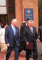 President Arnold Rüütel ja Jerevani Riikliku Ülikooli rektor Radik Martirossjan