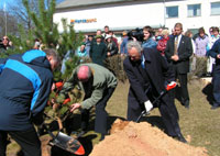 President Arnold Rüütel kuulutas Kilingi-Nõmmel avatuks 18.-24. aprillil toimuva metsanädala