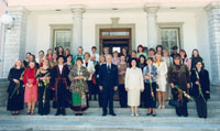 President ja proua Ingrid Rüütel pakkusid Kadriorus suurperede emadele pealelõunakohvi