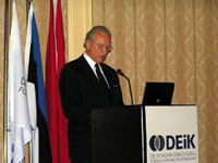 President Arnold Rüütel kõnelemas Eesti-Türgi äriseminaril