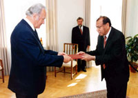 President Arnold Rüütel võttis vastu Sri Lanka Demokraatliku Sotsialistliku Vabariigi suursaadiku Nagoorpitchai Sikkander'i volikirja