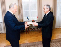 President Arnold Rüütel võttis vastu Peruu Vabariigi suursaadiku Manuel Picasso, kes esitas oma volikirja.