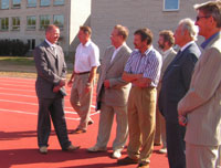 President Rüütel tutvumas Kohila uue staadioniga.