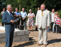 President Rüütel and Mrs. Rüütel participated in the ceremony of laying Kõue Community Center’s cornerstone and met with local people.